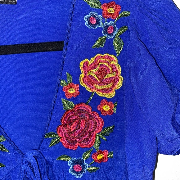 Forever 21 Floral Embroidered Shirt - Picture 4 of 7